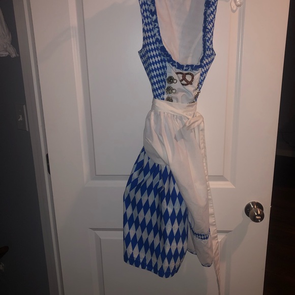 Assorted dirndls for quick reference - Picture 5 of 8